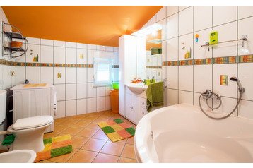 Croazia Privát Kaštel Lukšić, Esterno